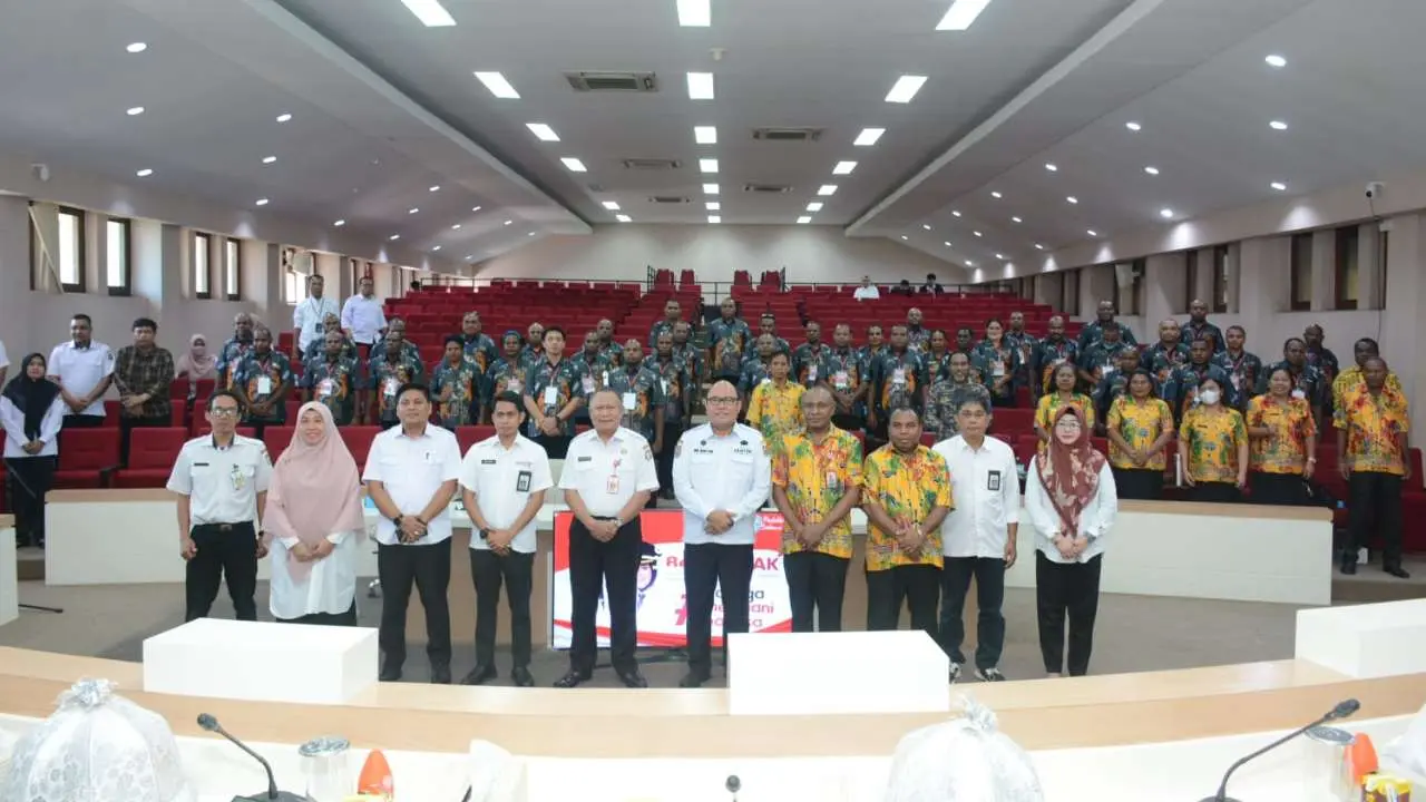 Kepala BKPSDMD Dampingi Asisten III Makassar Terima Rombongan Studi Lapangan PKP Papua