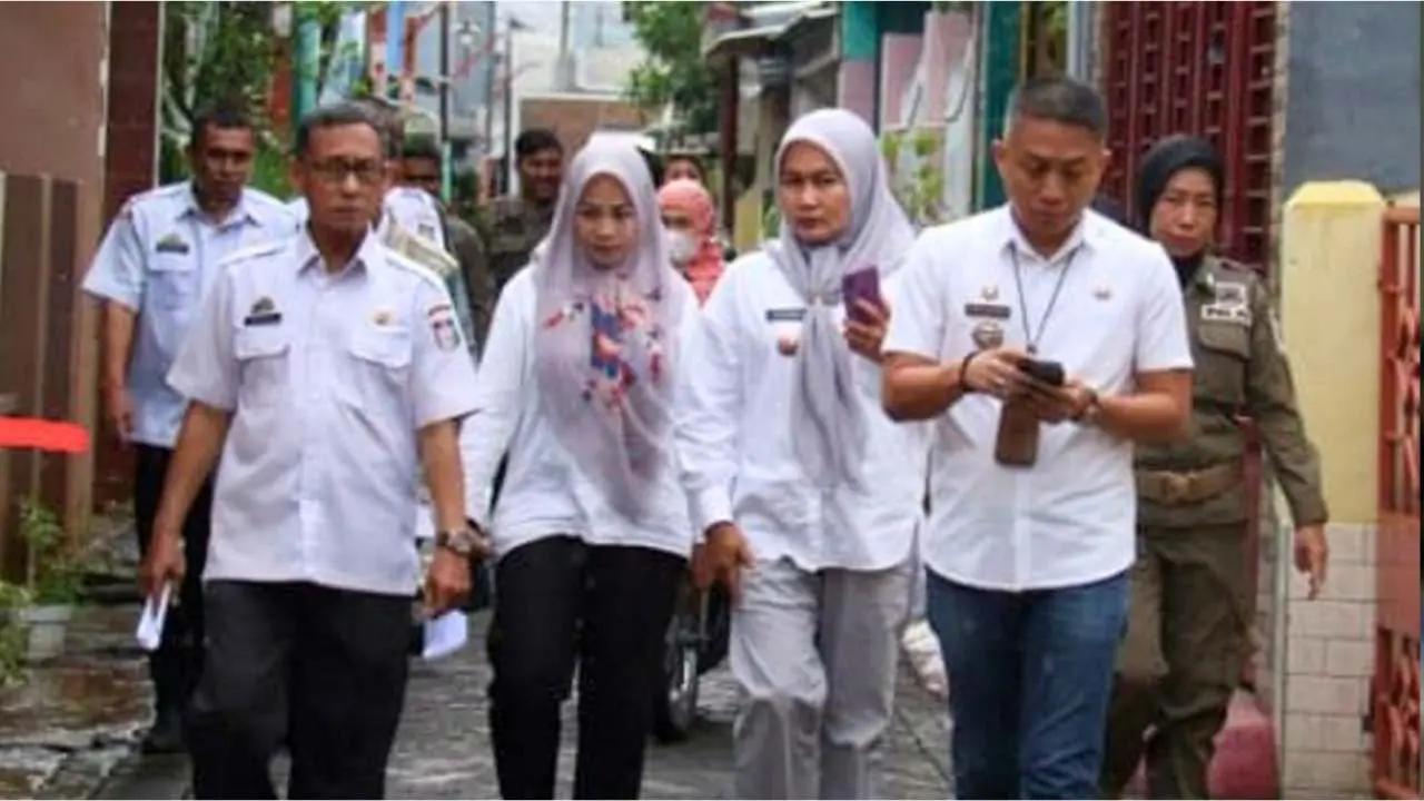 Sekcam Ujung Tanah Pantau Kebersihan Setiap Longwis