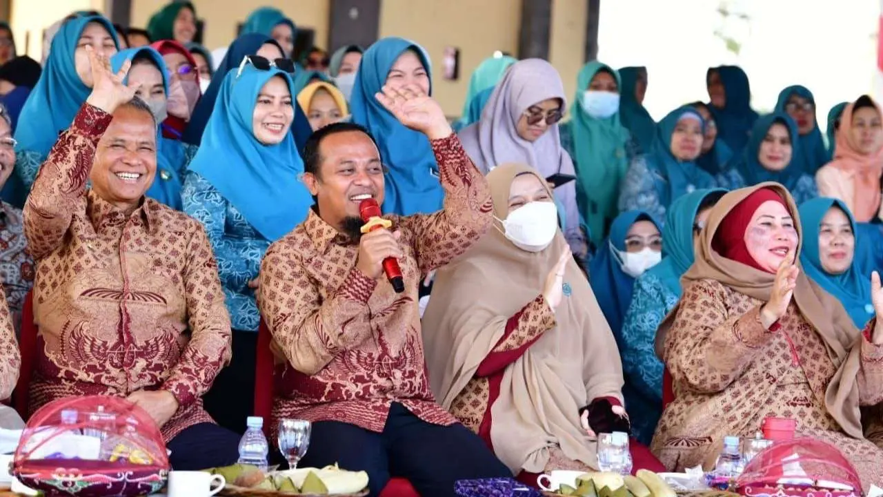 Gubernur Andi Sudirman Didampingi Naoemi Octarina Buka Jambore PKK Sulsel di Luwu