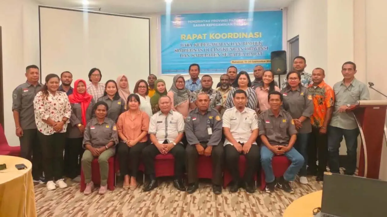 Kepala BKPSDMD Makassar Narasumber Sosialisai Pengelolaan Data Kepegawaian