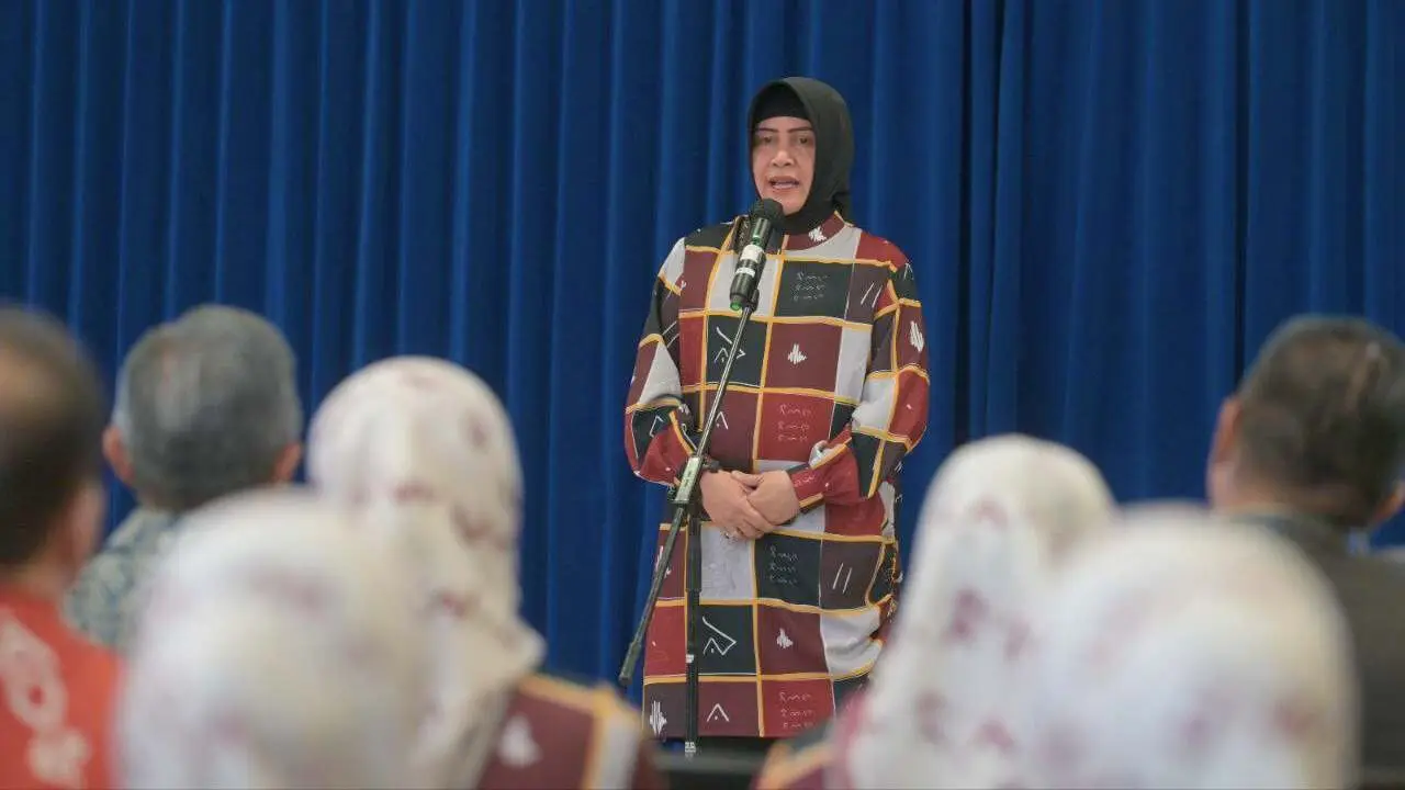 Kunjungi KBRI Belanda Bersama Kadisbud, Indira Promosikan Budaya & Kerajinan Lokal Unggulan Makassar