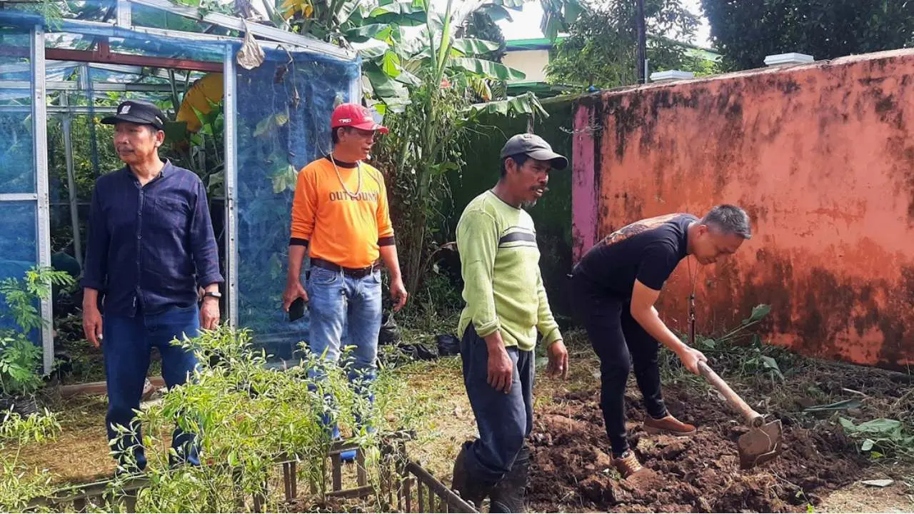 Amanda Pimpin Sabtu Bersih di Lorong Wisata Milan Kelurahan Totaka