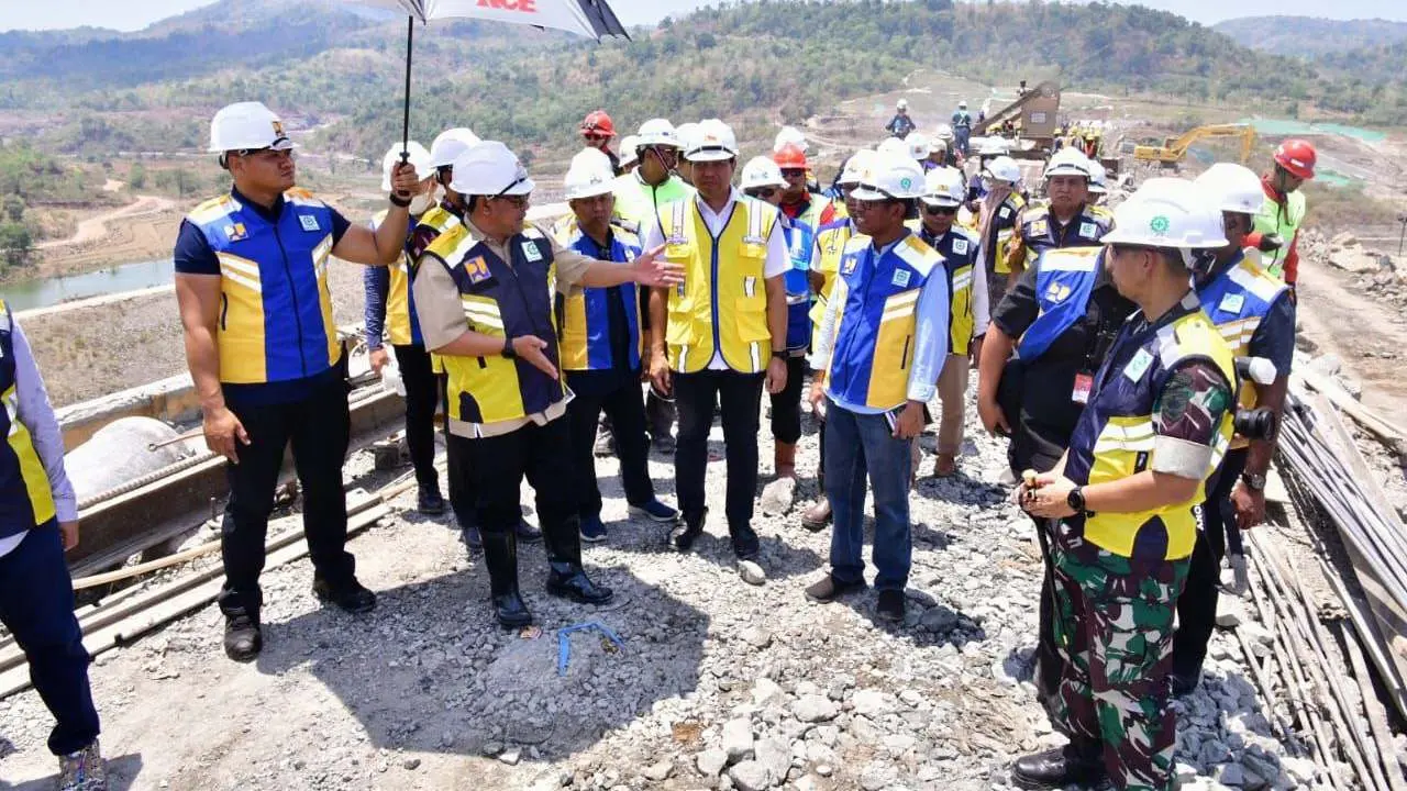 Tinjau Progres Bendungan Pamukkulu, Pj Gubernur Sulsel Dorong Pemanfaatan Lahan Tidur