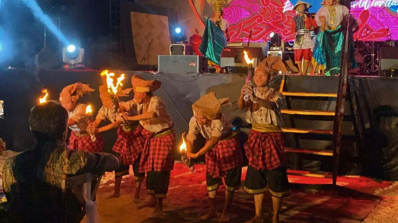 2 Tarian Binaan Sanggar Seni Disbud Makassar Tampil Memukau di Festival Phinisi 