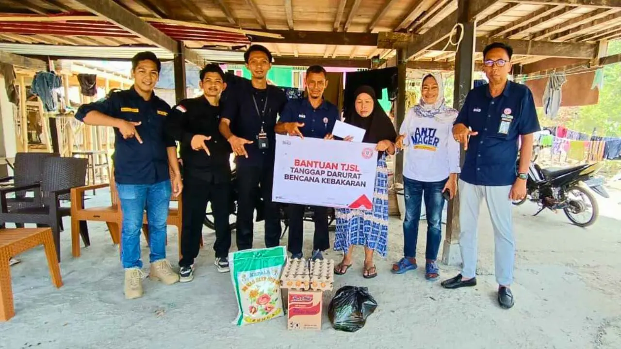 Pasca Kebakaran di Parenreng , PT Semen Tonasa Serahkan Bantuan Tanggap Darurat
