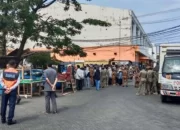 Dampingi Dinas Pertanahan, Satpol PP Makassar Tertibkan Fasum di Jl. Topaz Raya, Kelurahan Masale