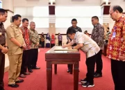 Pj Gubernur Bahtiar: Dana Desa Cegah Migrasi ke Kota