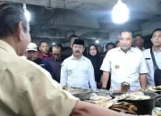 Wabup Gowa bersama Pj Gubernur Sulsel Lakukan Operasi Pasar