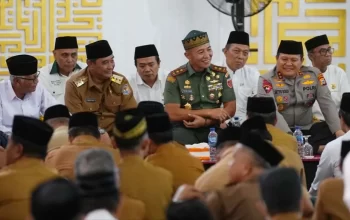 Sholawatan dengan Pj Gubernur Bahtiar, Ulama dan Forkopimda Dipadati Ribuan Warga 4 Sholawatan dengan Pj Gubernur Bahtiar, Ulama dan Forkopimda Dipadati Ribuan Warga