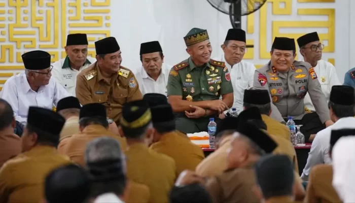 Sholawatan dengan Pj Gubernur Bahtiar, Ulama dan Forkopimda Dipadati Ribuan Warga