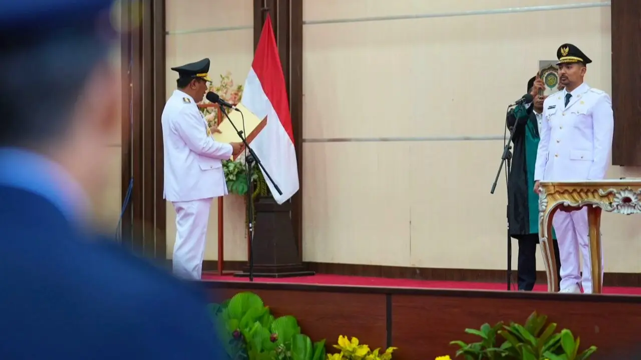 Penjabat Gubernur Sulsel Lantik Akbar Laluasa Jadi Wakil Bupati Luwu Timur 2 Penjabat Gubernur Sulsel Lantik Akbar Laluasa Jadi Wakil Bupati Luwu Timur