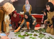 Pj Ketua PKK Sulsel Sofha Marwah Ikut Belajar Teknik Ecoprint Bersama Peserta Program PKW 2023