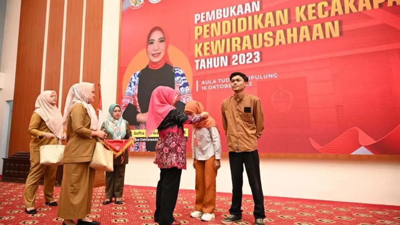 Dihadiri Sofha Marwah Bahtiar, Peringatan HKG PKK Kota Makassar Berlangsung Meriah 2 Dihadiri Sofha Marwah Bahtiar, Peringatan HKG PKK Kota Makassar Berlangsung Meriah