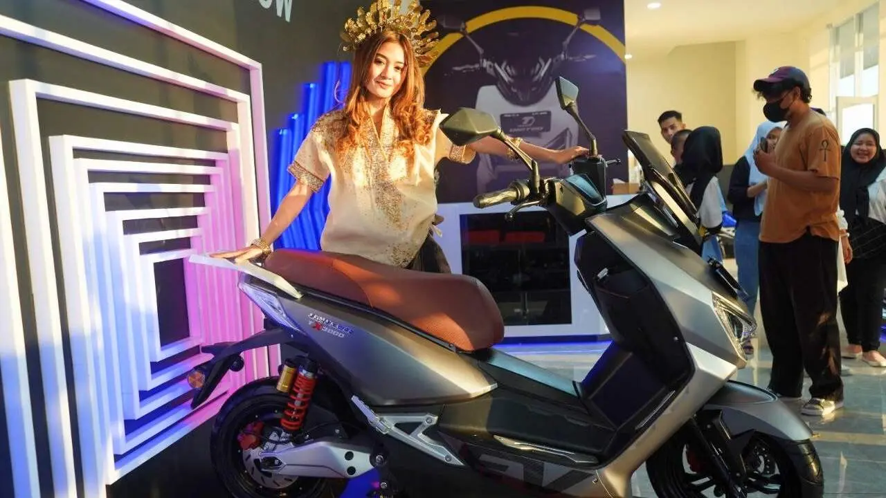United E-Motor Beri Diskon Rp710 Ribu dan Subsidi Rp7 Juta