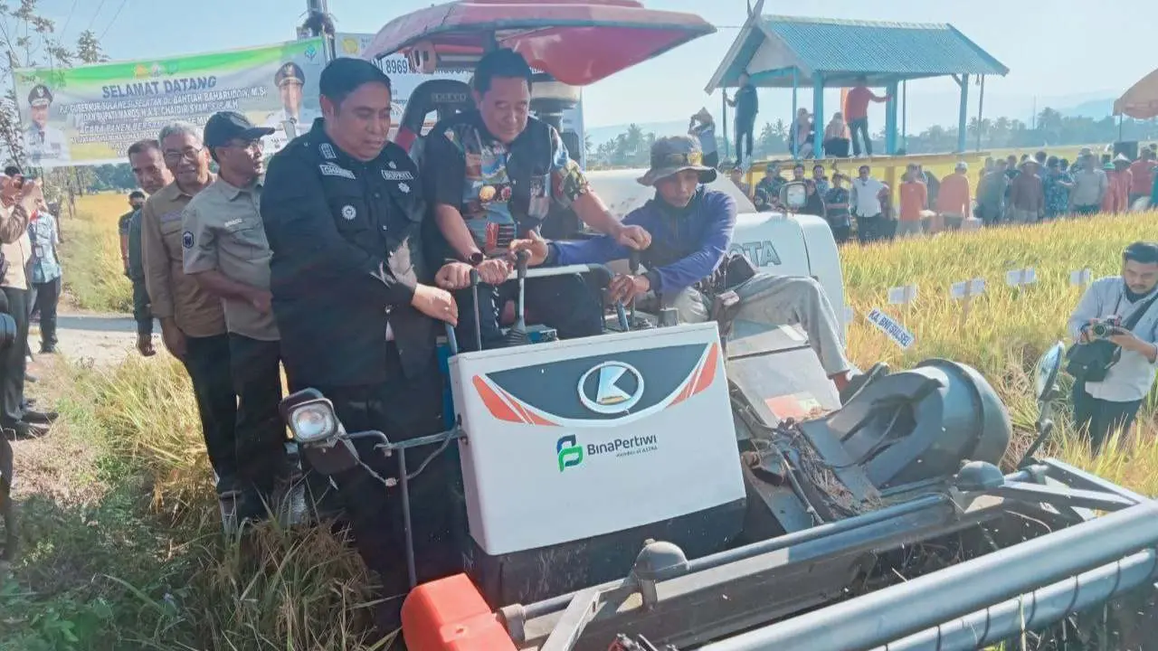 Pj Gubenur Sulsel Berpesan Jangan Melukai Hati Petani 2 Pj Gubenur Sulsel Berpesan Jangan Melukai Hati Petani