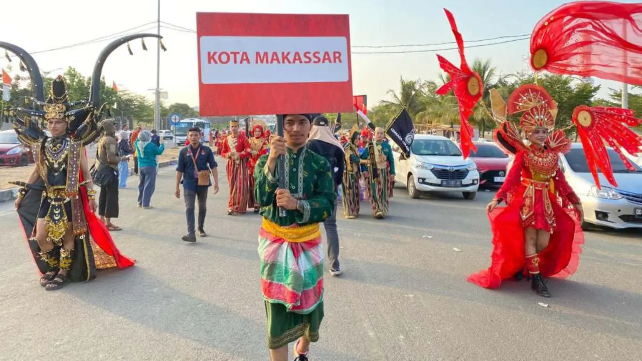 Usung Konsep Erang Bunting Ri Mangkasara Kontingen Makassar Tampil Memukau Dalam Kirab Budaya HUT Sulsel ke-354