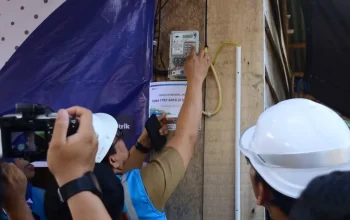 Dukung Program BPBL Pemerintah, PLN Sambungkan Listrik Gratis ke 7.500 Keluarga di Sulsel 5 Dukung Program BPBL Pemerintah, PLN Sambungkan Listrik Gratis ke 7.500 Keluarga di Sulsel