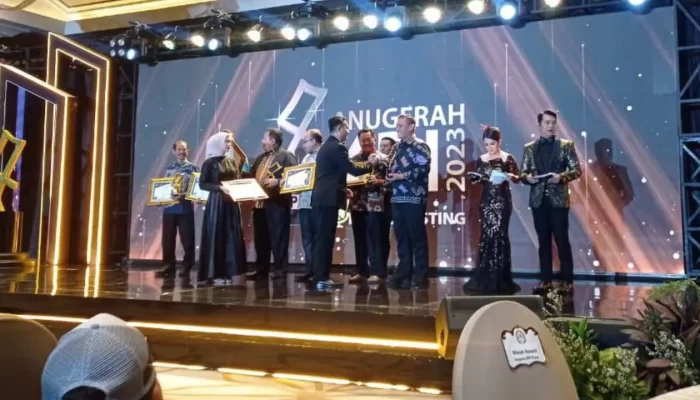 Pemprov Sulsel Raih Penghargaan Pemerintah Daerah Peduli Penyiaran di KPI Awards 2023