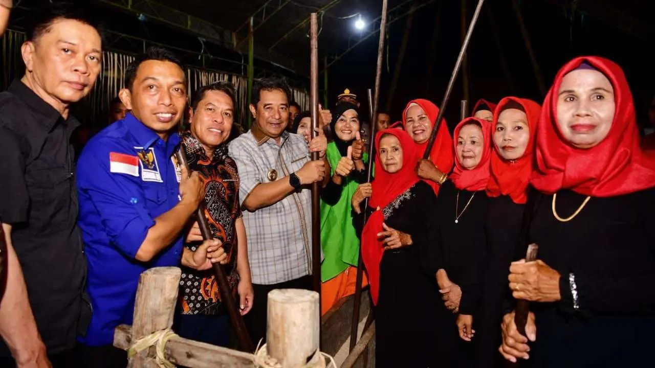 200 Tahun Tradisi Dipertahankan Masyarakat Kulo Sidrap, Pj Gubernur Sulsel Disambut Mappadendang-Mattojang