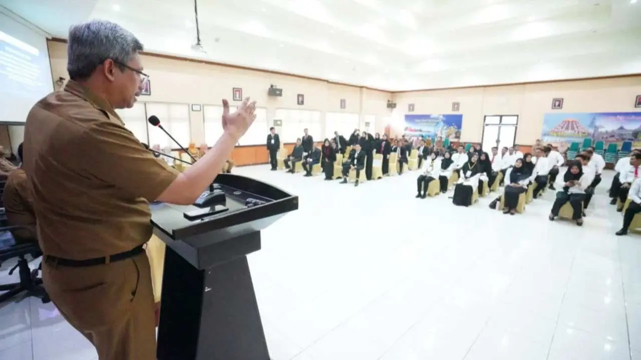 Plh Sekda Motivasi Diklatpim Administrator dan Pengawas Lingkup Pemprov Sulsel