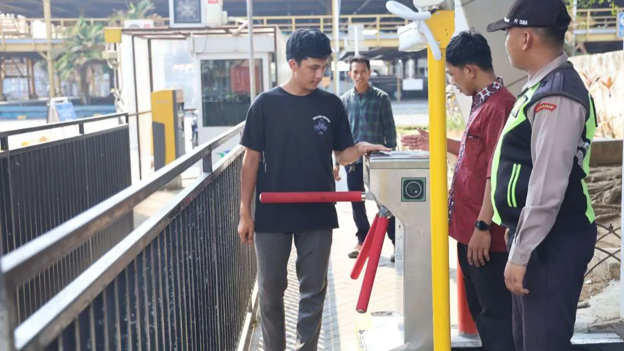 Transformasi Digital, Pelindo Regional 4 Makassar Pasang Turnstile Bagi Pejalan Kaki