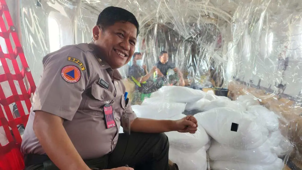 Atasi Kekeringan Ekstrem, Pemprov Sulsel Semai 10 Ton NaCl untuk Datangkan Hujan 2 Atasi Kekeringan Ekstrem, Pemprov Sulsel Semai 10 Ton NaCl untuk Datangkan Hujan