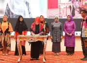 Pj Ketua TP PKK Sulsel Sofha Marwah Bahtiar Kukuhkan Enam Pj Ketua Dekranasda Kabupaten Kota