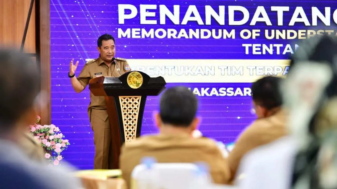 Pj Gubernur Bahtiar Tandatangani MoU Pembentukan Tim Terpadu Pelayanan Hukum Kejati Sulsel 2 Pj Gubernur Bahtiar Tandatangani MoU Pembentukan Tim Terpadu Pelayanan Hukum Kejati Sulsel
