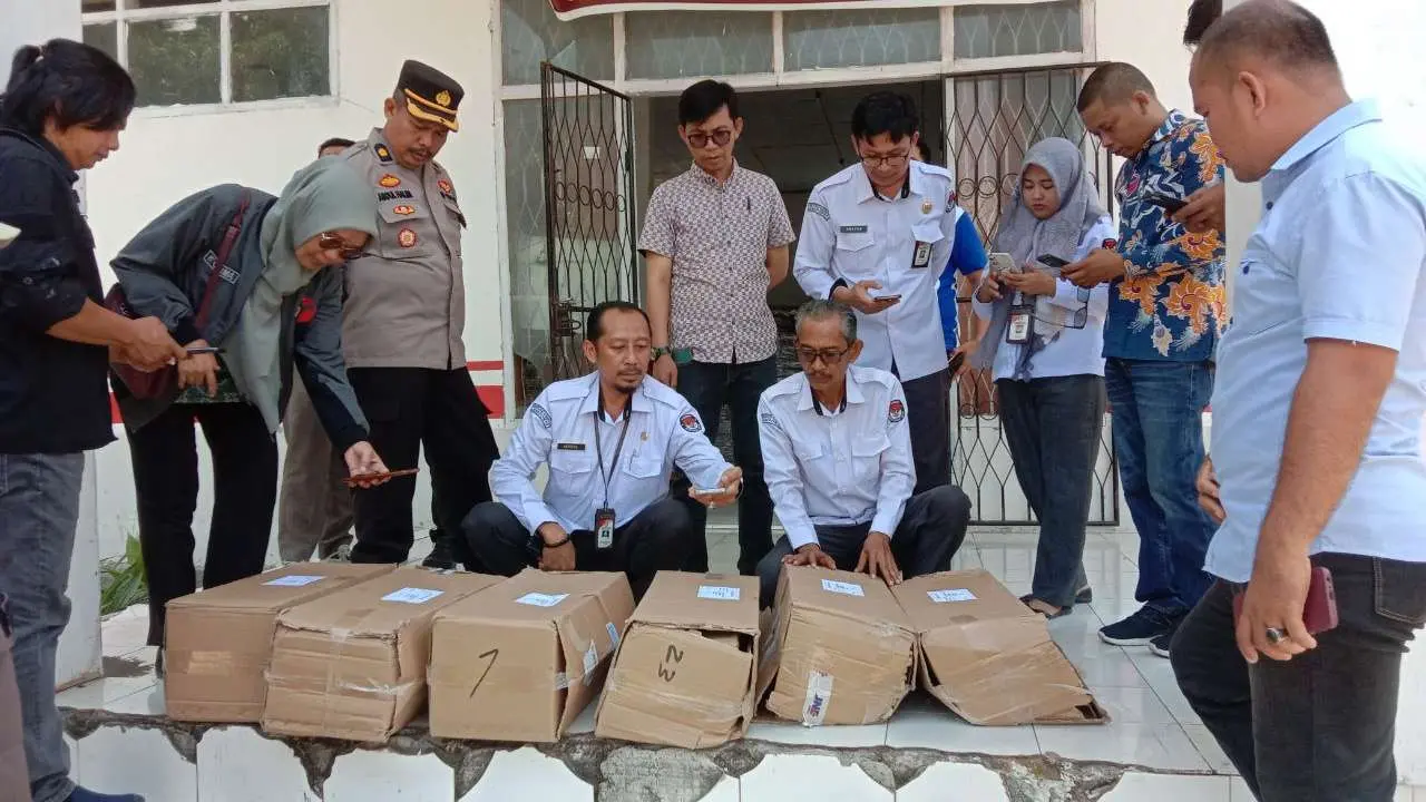 KPU Jeneponto Terima Logistik Pemilu berupa Segel Kertas