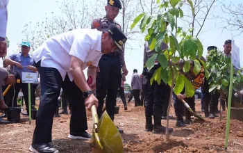Penanaman 10 Juta Pohon, Menko PMK Muhadjir Effendy Terima Kasih ke Pj Gubernur Bahtiar