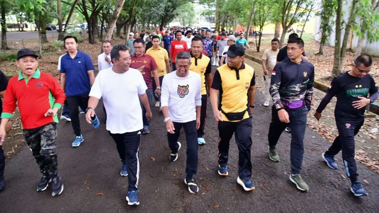 Olahraga Pagi di Stadion La Patau Bone, Pj Gubernur Apresiasi Program Korsa