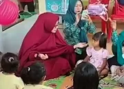 Pokja 4 TP PKK Kecamatan Manggala Hadirkan Pendongeng di Posyandu Ceria