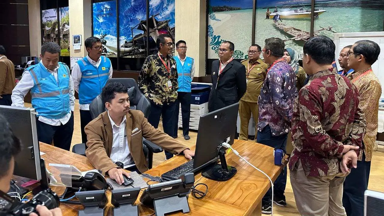 Wali kota Makassar Apresiasi Upaya PLN Dalam Penormalan Sistem Kelistrikan Sulbagsel 2 Wali kota Makassar Apresiasi Upaya PLN Dalam Penormalan Sistem Kelistrikan Sulbagsel