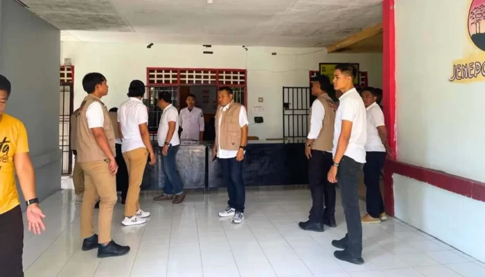 Diduga Kades Gadaikan Mobil Siaga Desa, Tim Tipidkor Reskrim Polres Jeneponto Datangi Kantor Desa Balangloe Tarowang