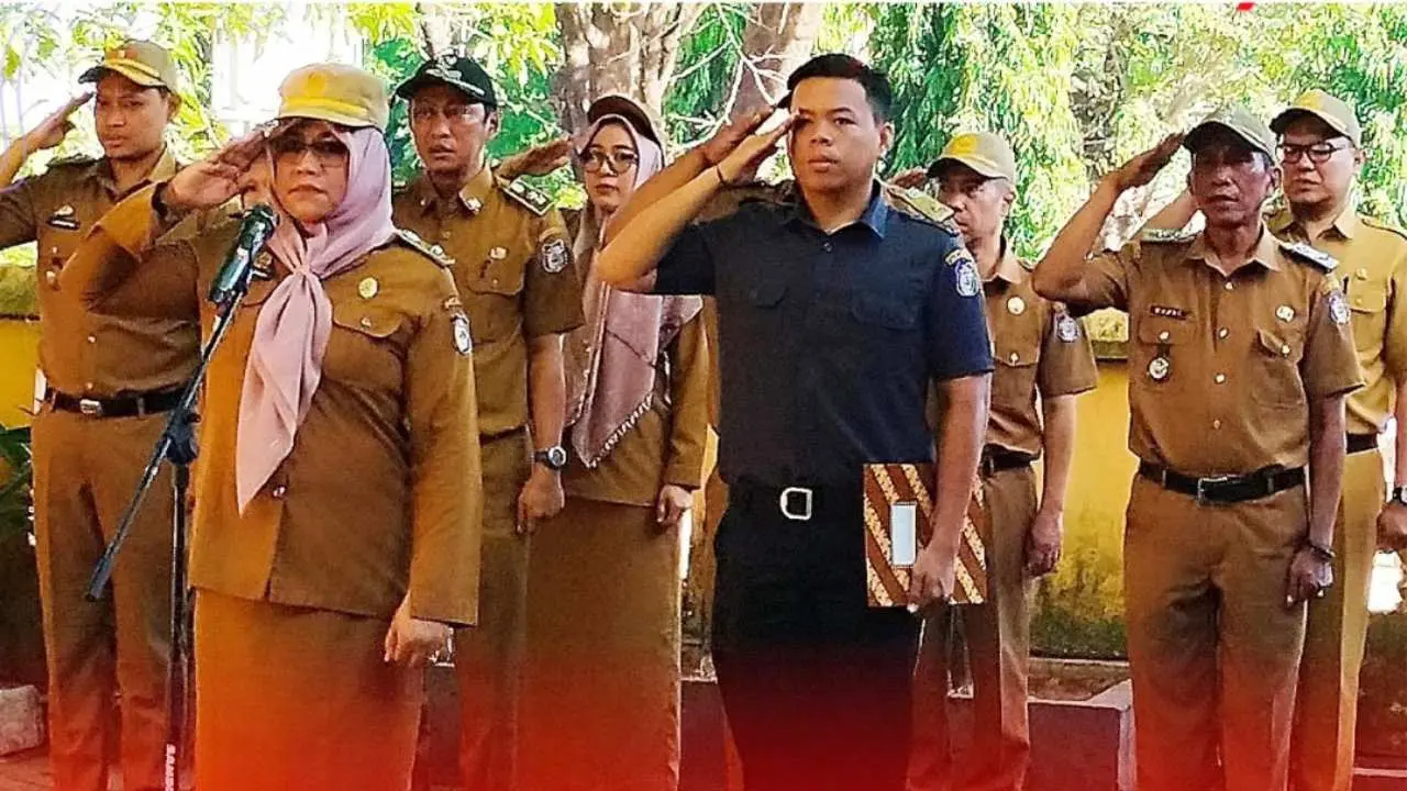Lurah Bitowa Bertindak Sebagai Pembina dalam Upacara Bendera Lingkup Kecamatan Manggala