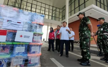 Jusuf Kalla Tinjau Bantuan PMI untuk Palestina di Halim Perdana Kusuma