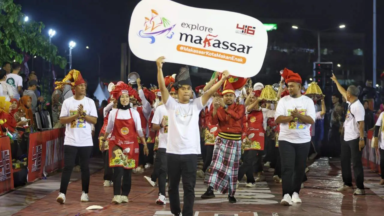 Dispar Promosi Kota Makan Enak di Karnaval HUT ke-416 Kota Makassar