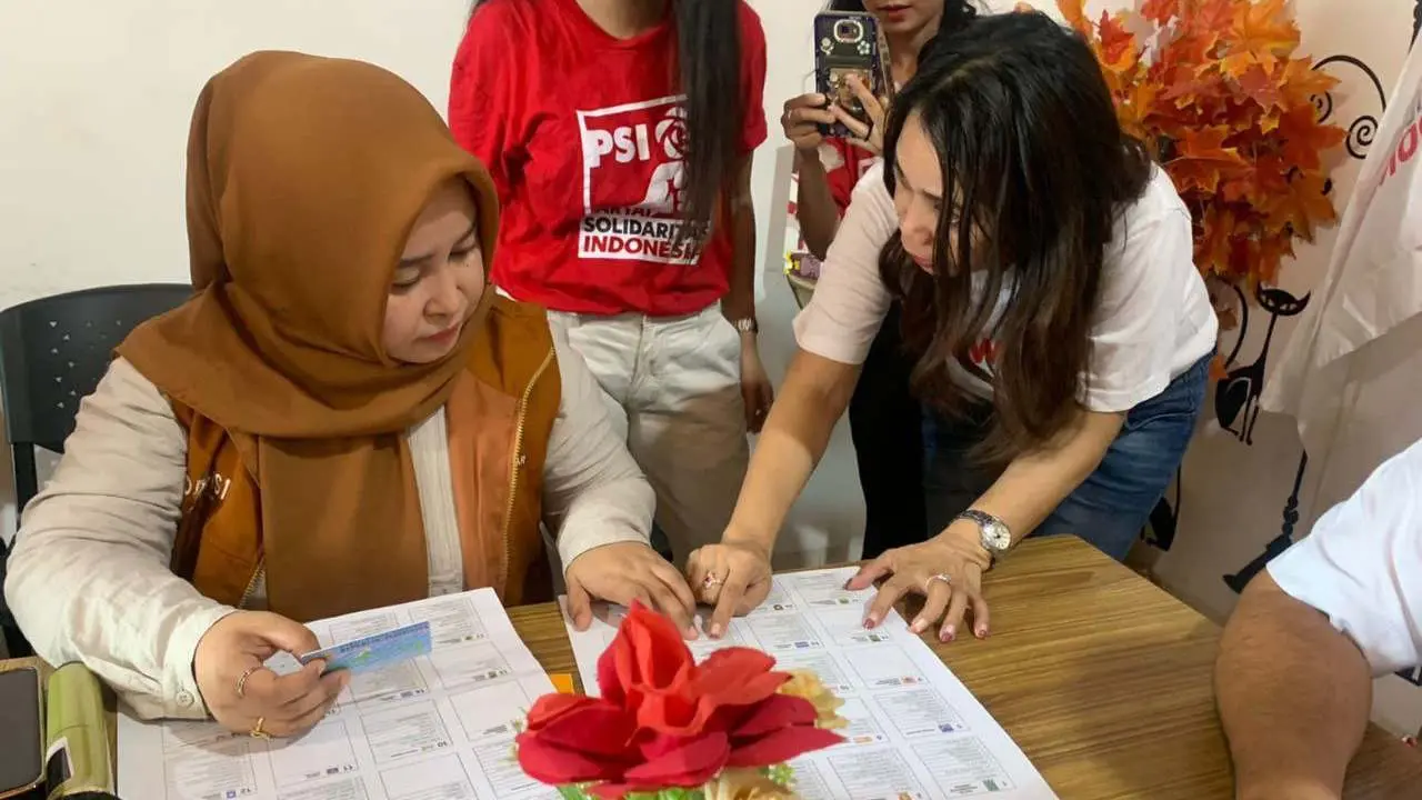 KPU Kota Makassar Pencocokan Dummy Surat Suara Pemilu 2024 di Sekretariat Parpol-sosialisasi PKPU Kampanye