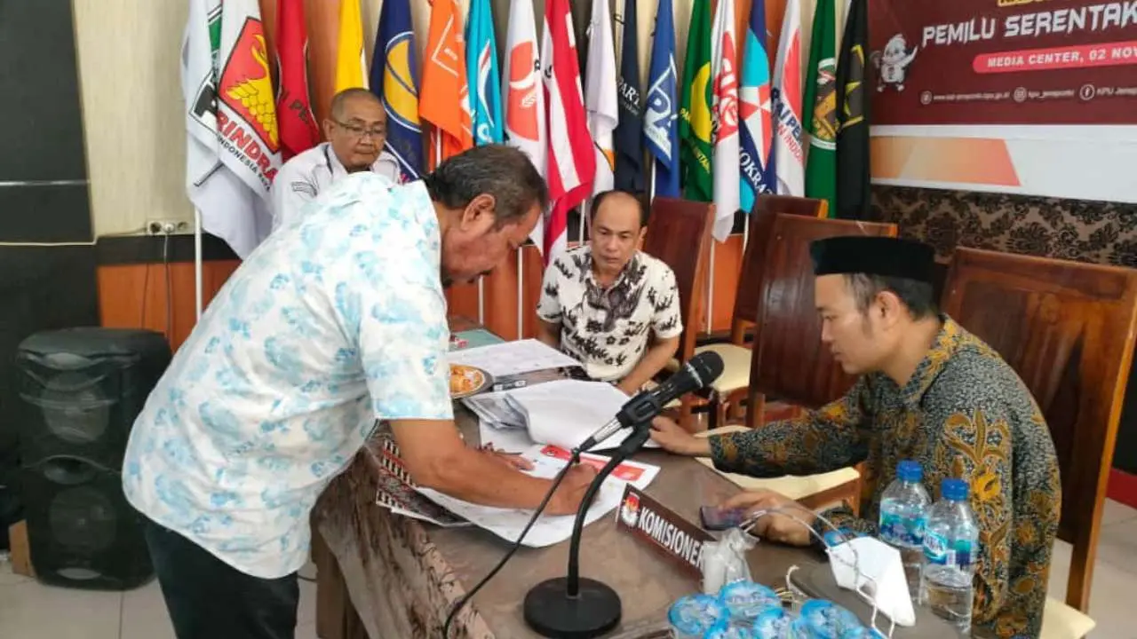 Jelang Penetapan DCT Besok, KPU Jeneponto Kumpulkan Pengurus Parpol 2 Jelang Penetapan DCT Besok, KPU Jeneponto Kumpulkan Pengurus Parpol