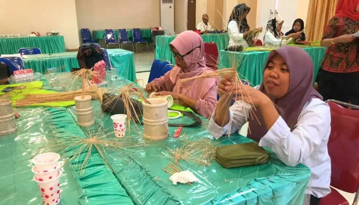Dorong Kerajinan Berdaya Saing, Disperindag – Dekranasda Sulsel Lakukan Pendampingan Teknis Diversifikasi Kerajinan di Pangkep
