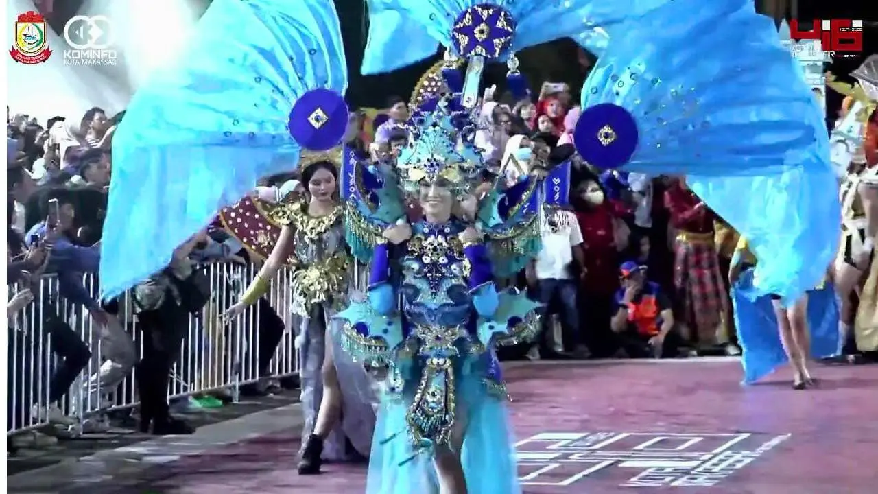 Mantan Jurnalis Sukses Curi Perhatian melalui 35 Kostum Karnavalnya Bertema Budaya Sulsel Meriahkan HUT ke-416 Makassar 2 Mantan Jurnalis Sukses Curi Perhatian melalui 35 Kostum Karnavalnya Bertema Budaya Sulsel Meriahkan HUT ke-416 Makassar