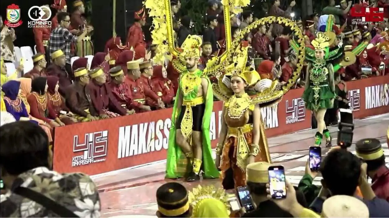 Mantan Jurnalis Sukses Curi Perhatian melalui 35 Kostum Karnavalnya Bertema Budaya Sulsel Meriahkan HUT ke-416 Makassar