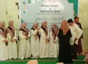 Berprestasi, 6 Siswi MAN Jeneponto Ikuti Wisuda Tahfidz dan Sima’an Ghoib, Begini Pesan Kamad