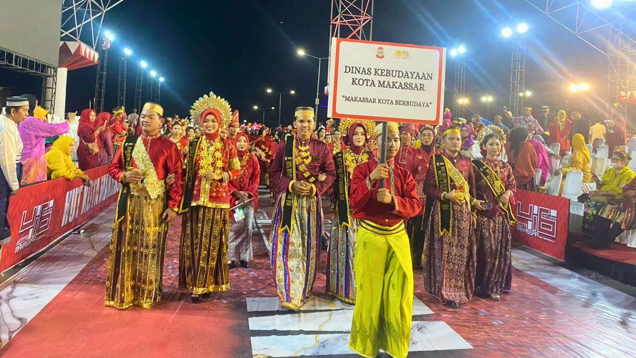 Disbud Makassar Tampil Memukau di Karnaval Budaya HUT Kota Makassar ke-416 Tahun