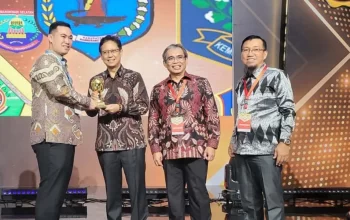 Bupati Pangkep Terima UHC Award dari Menteri Kesehatan RI 10 Bupati Pangkep Terima UHC Award dari Menteri Kesehatan RI