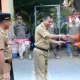 Kaban Kesbangpol Makassar Bagikan Bendera di Kecamatan Tallo