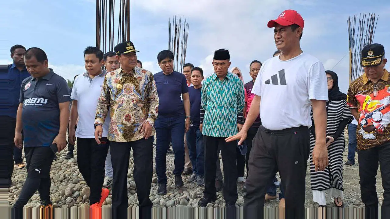 Menko Muhadjir Tinjau Pembangunan Masjid Hj Andi Nurhadi Milik Mentan Amran 2 Menko Muhadjir Tinjau Pembangunan Masjid Hj Andi Nurhadi Milik Mentan Amran