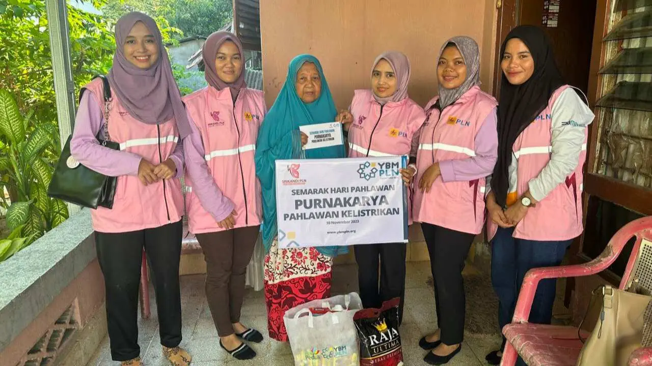 Momentum Hari Pahlawan Nasional, YBM dan Srikandi PLN Turun Bagikan 485 Paket Sembako 3 Momentum Hari Pahlawan Nasional, YBM dan Srikandi PLN Turun Bagikan 485 Paket Sembako