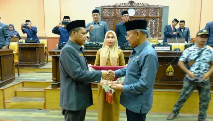 Hadiri Paripurna DPRD, Bupati Jeneponto Pamitan ke Anggota Dewan