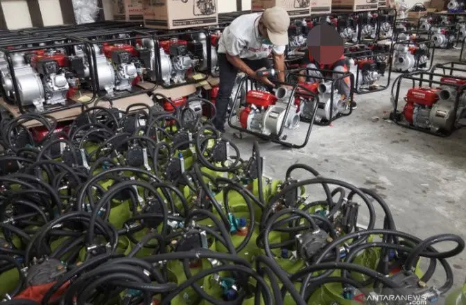 Pembagian Bantuan Mesin Pompa Air BBG dI Jeneponto Diduga Dikuasai Pengurus Partai Tertentu, Kok Bisa? 2 Pembagian Bantuan Mesin Pompa Air BBG dI Jeneponto Diduga Dikuasai Pengurus Partai Tertentu, Kok Bisa?